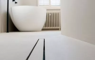 Fine cement-based decorative system for seamless and visually clean surfaces. Suitable for modern interiors where minimalism, balance, and subtle texture are desired.